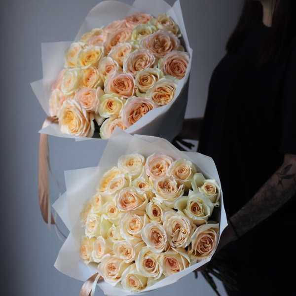 Princess Maya garden roses - букеты из 27 роз