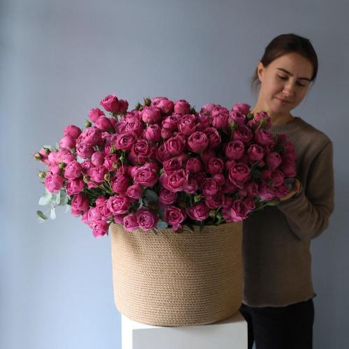 Spray Roses in a basket -  Размер XL 