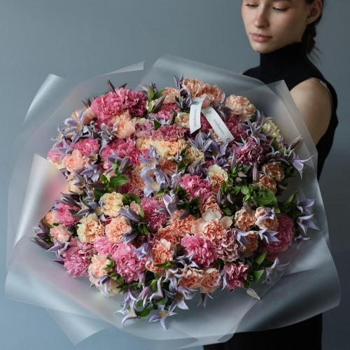 Carnations with Clematis -  Размер L