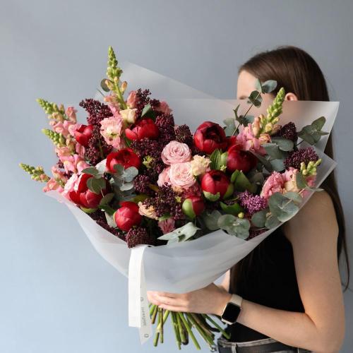 Surprise on a florist taste, bright -  Размер L 