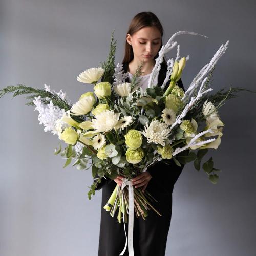 Signature bouquet "Snow - covered trees" - Размер L 