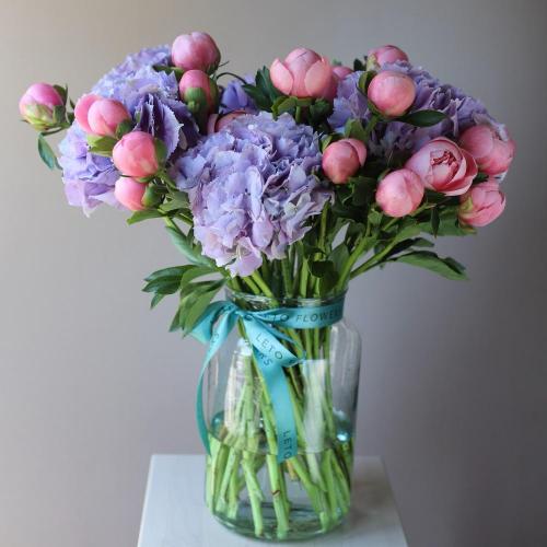 Hydrangea with Peony in a vase - Размер L