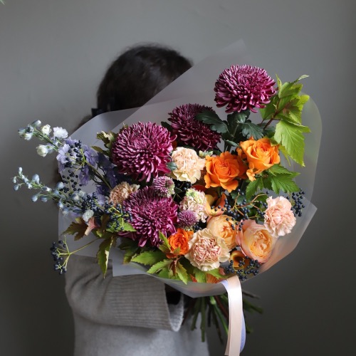 Surprise on a florist taste, bright -  Размер L 