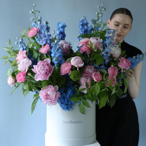 A designer bouquet in a hat box, "Pink Dreams" -  Размер 2XL