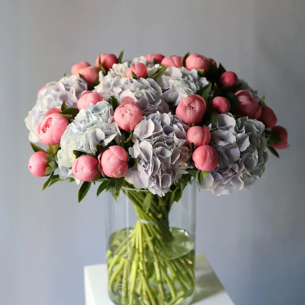 “Hydrangea with Peony in a vase”, size XL