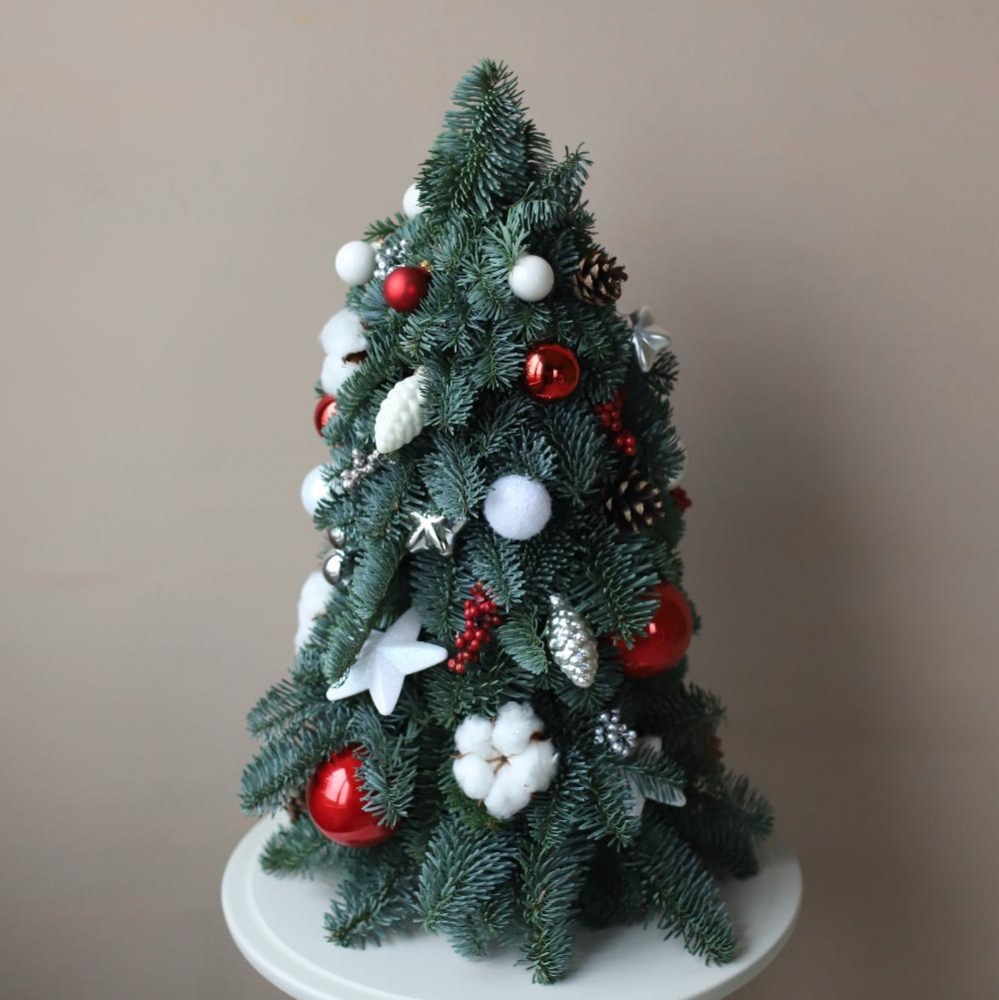 “Christmas Tree 'Berries on snow'”