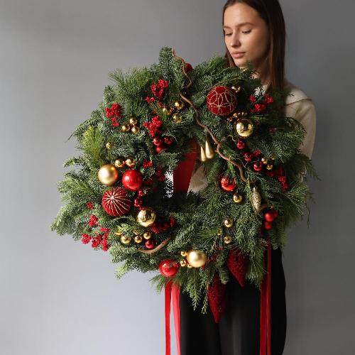 Christmas wreath 'Golden red' -  55-60 см