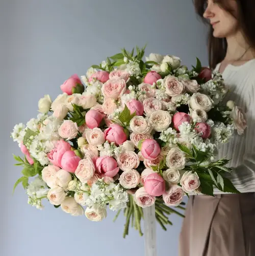 Peony with Spray Roses and Stock -  Размер L