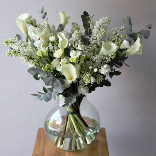 White bouquet in a vase - Размер M