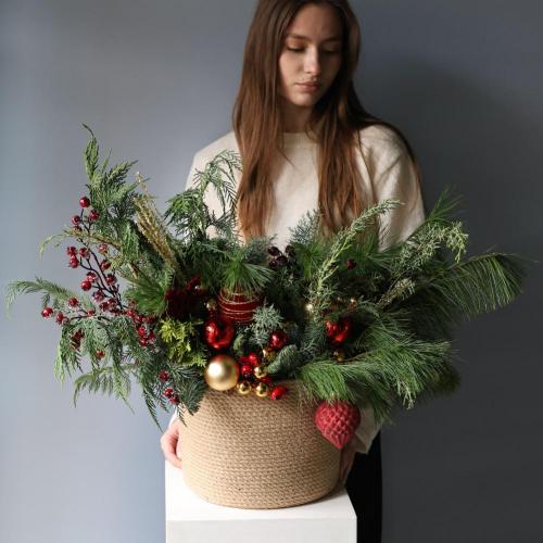 New Year basket 'Golden red' -  Размер M