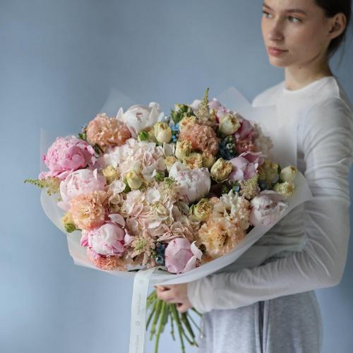 Signature round bouquet "Watercolor Lukoshko" -  Размер L 
