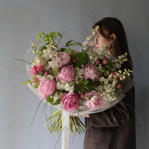 Surprise on a florist taste, light -  Размер L