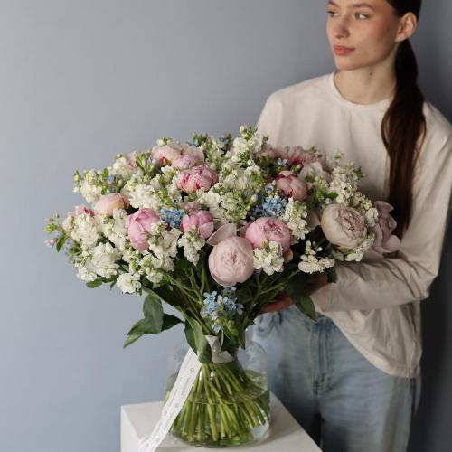 Peonies with Stock and Oxypetalum in a vase -  Размер L