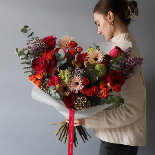 Surprise on a florist taste, bright -  Размер L 