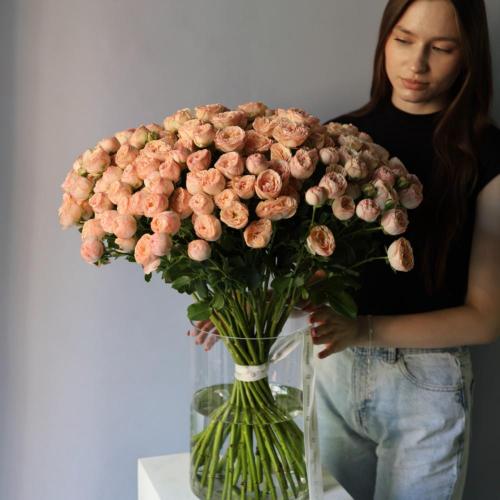 Spray Roses in a vase -  29 кустовых роз