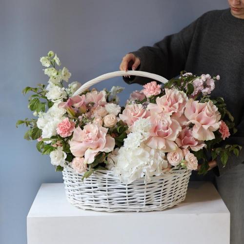 Signature basket-surprise, light -  Размер L