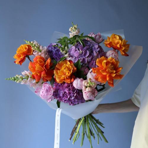 Surprise on a florist taste, bright -  Размер L 
