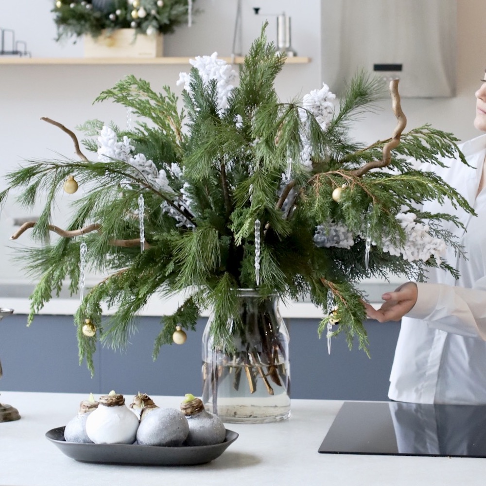 Winter bouquet in a vase “Marengo”, size L