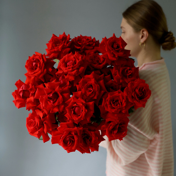Bouquet of scarlet roses "Nina" -  25 роз