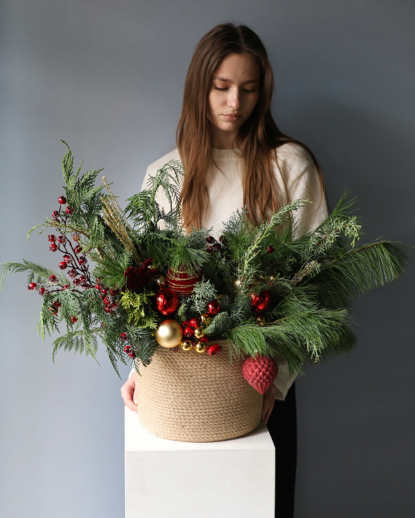 “New Year basket 'Golden red'”