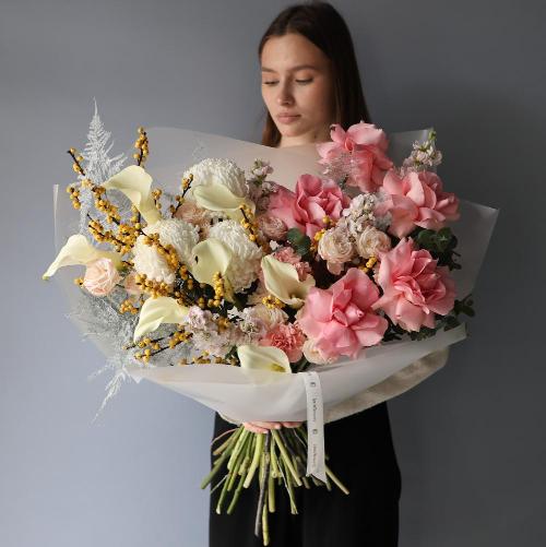 Signature bouquet 'Mom is the first word'  -  Размер L 