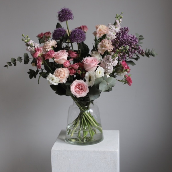 Raspberry bouquet in a vase - Размер M