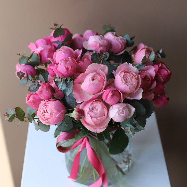 Spray Roses in a vase - 9 кустовых роз