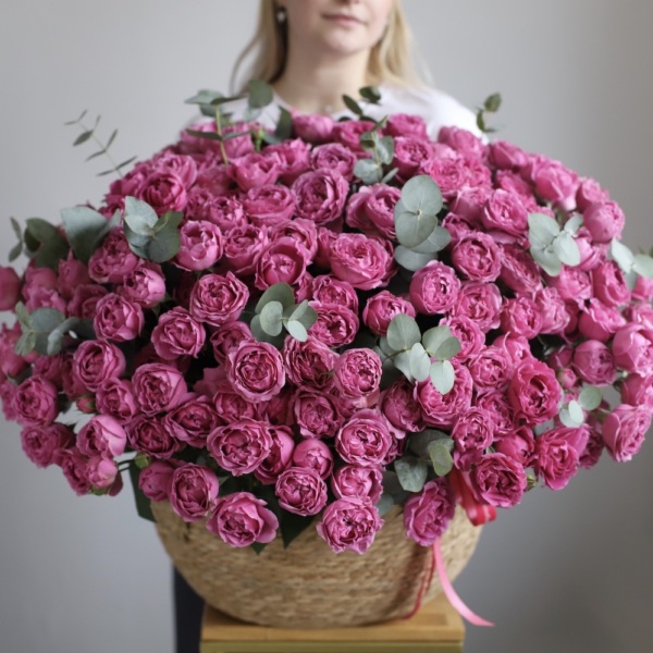Spray Roses in a basket - Размер 2XL