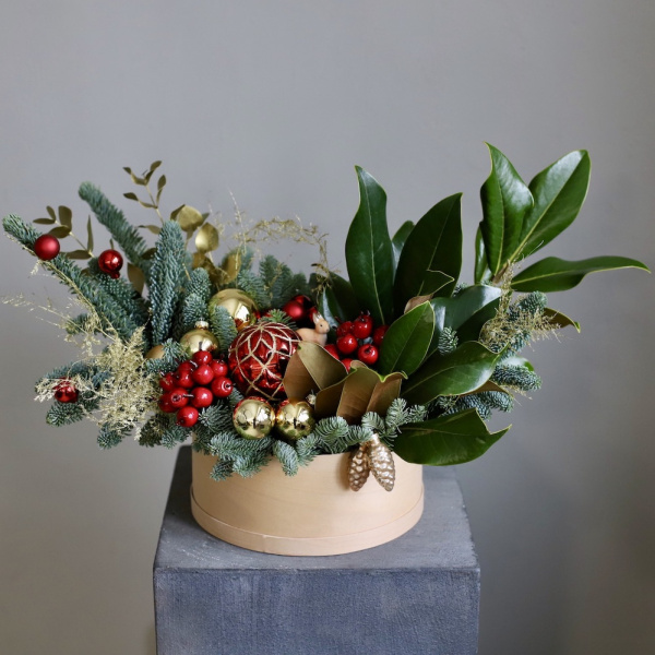 “New Year low hat box 'Golden red'”