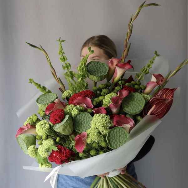 Signature bouquet 'Pomegranate Bracelet' - Размер L