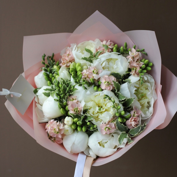 Peony with Stock and Freesia - Размер M