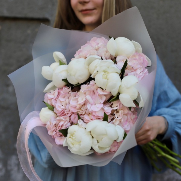Peony with Hydrangea, light - Размер M