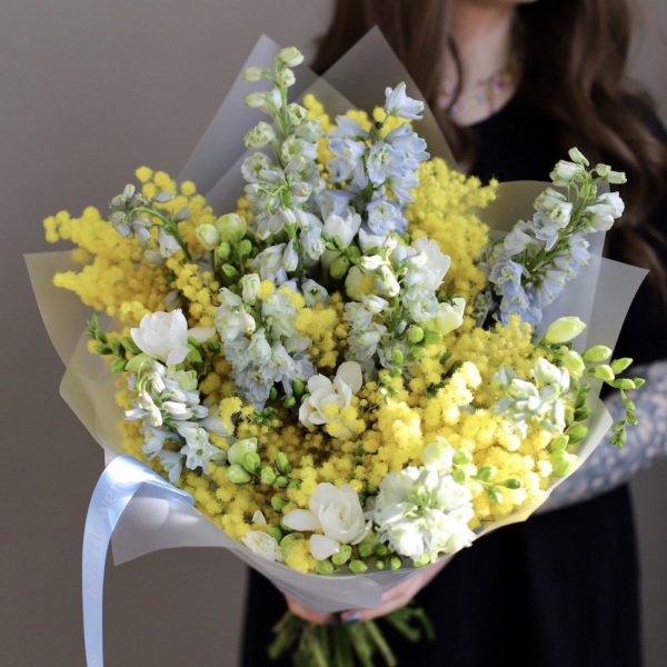 Mimosa with Delphinium and Freesia - Размер M