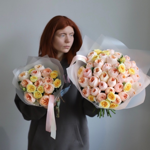 Garden roses with Spray garden roses