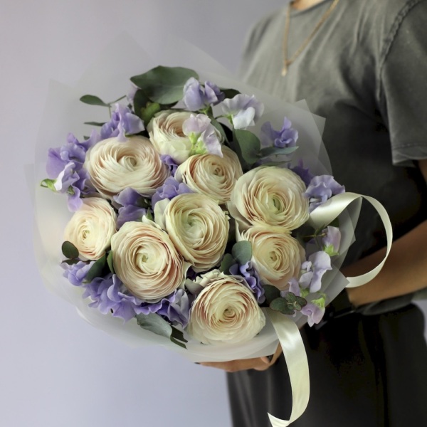 Ranunculus with Sweet pea - Размер S