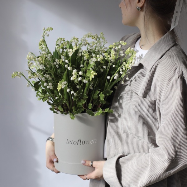 Lily of the Valley in a hat box - Размер M