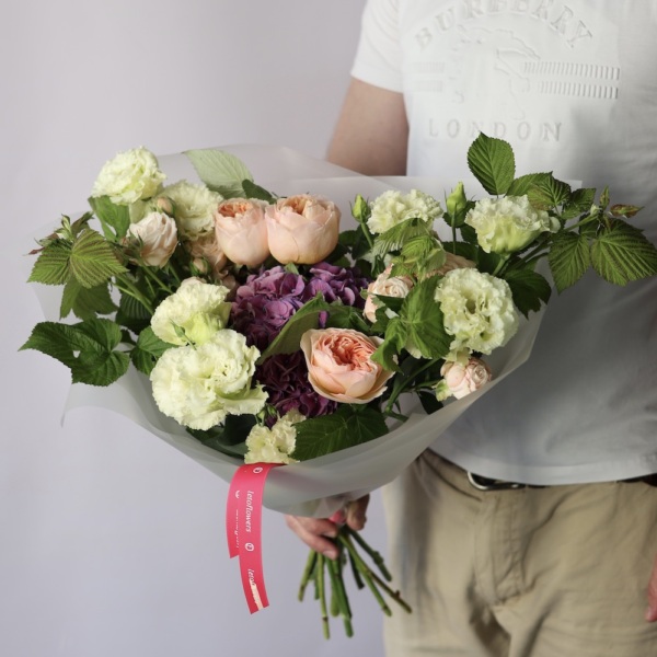 Surprise on a florist taste, bright -  Размер M 