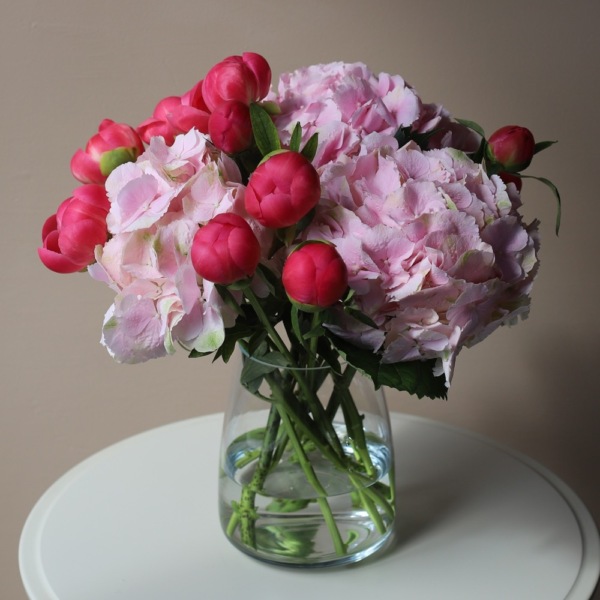Hydrangea with Peony in a vase - Размер S