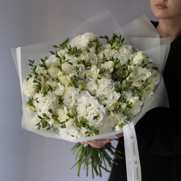 Freesia with Lisianthus -  Размер M 