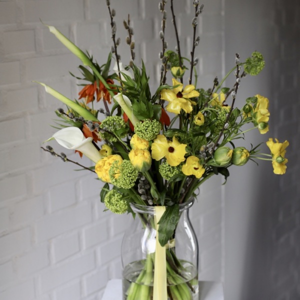 Spring bouquet in a vase - Размер L