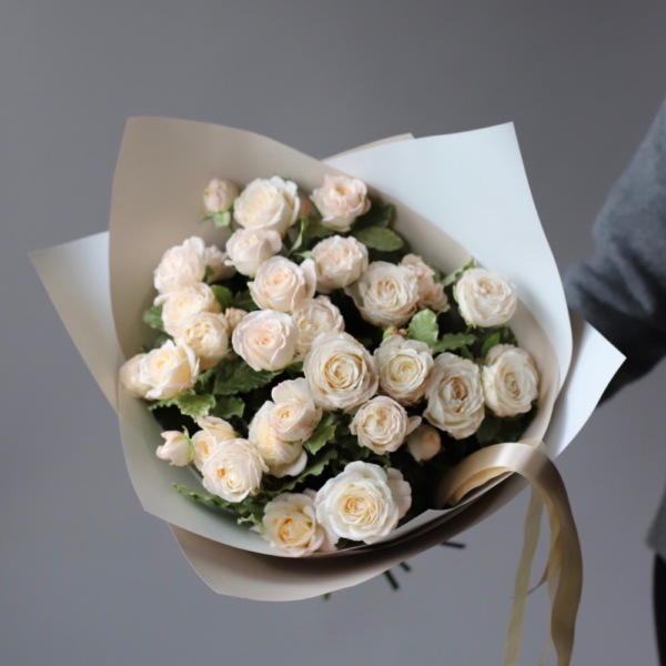 Bombastic spray rose - 9 кустовых роз