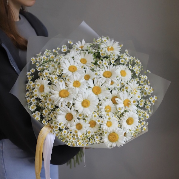 Bouquet of large and spray Chamomile - Размер M