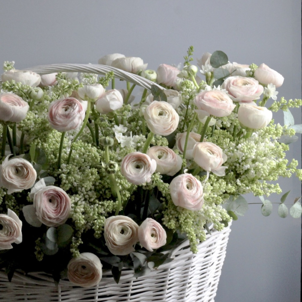 Ranunculus with Lilac in a basket - Размер 2XL 