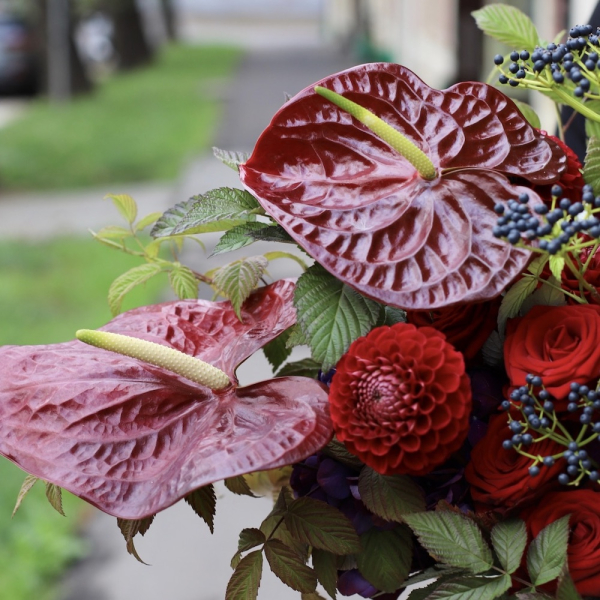 Burgundy green signature bouquet for a man - Размер L