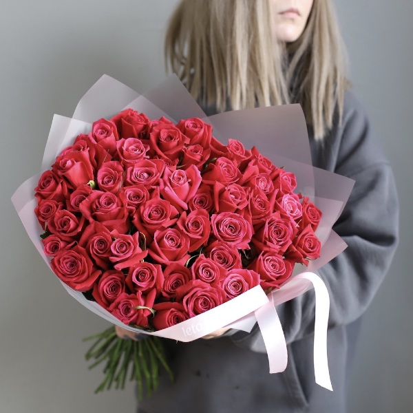 Raspberry roses - 49 роз 