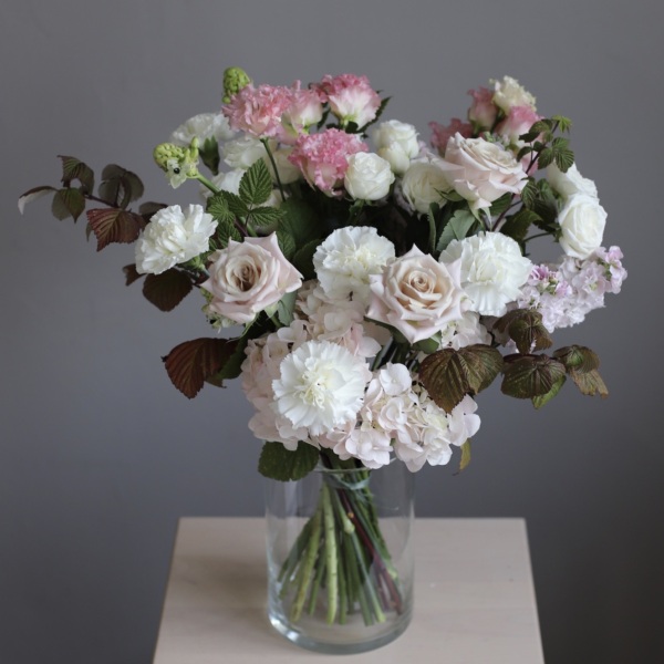 Flower subscription "In a vase" (4 deliveries) - Размер M