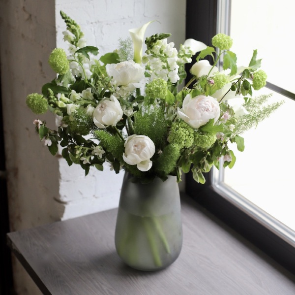 Green bouquet in a vase -  Размер L (ваза может отличаться) 