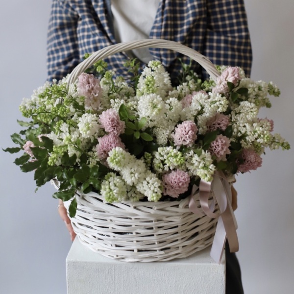 Hyacinthus and Lilac in a basket -   Размер M 