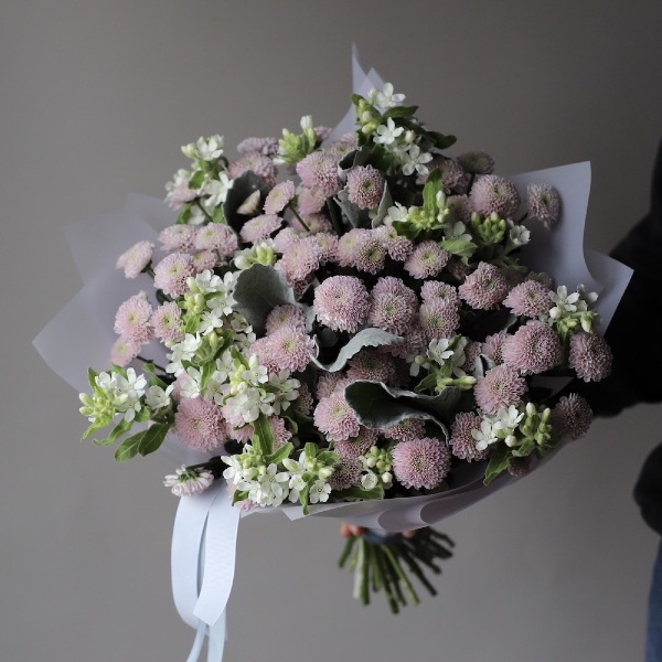 Oxypetalum with Spray Chrysanthemum