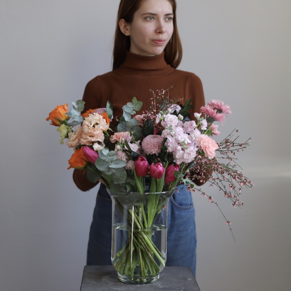 Flower subscription "In a vase" (4 deliveries) -  Размер M 